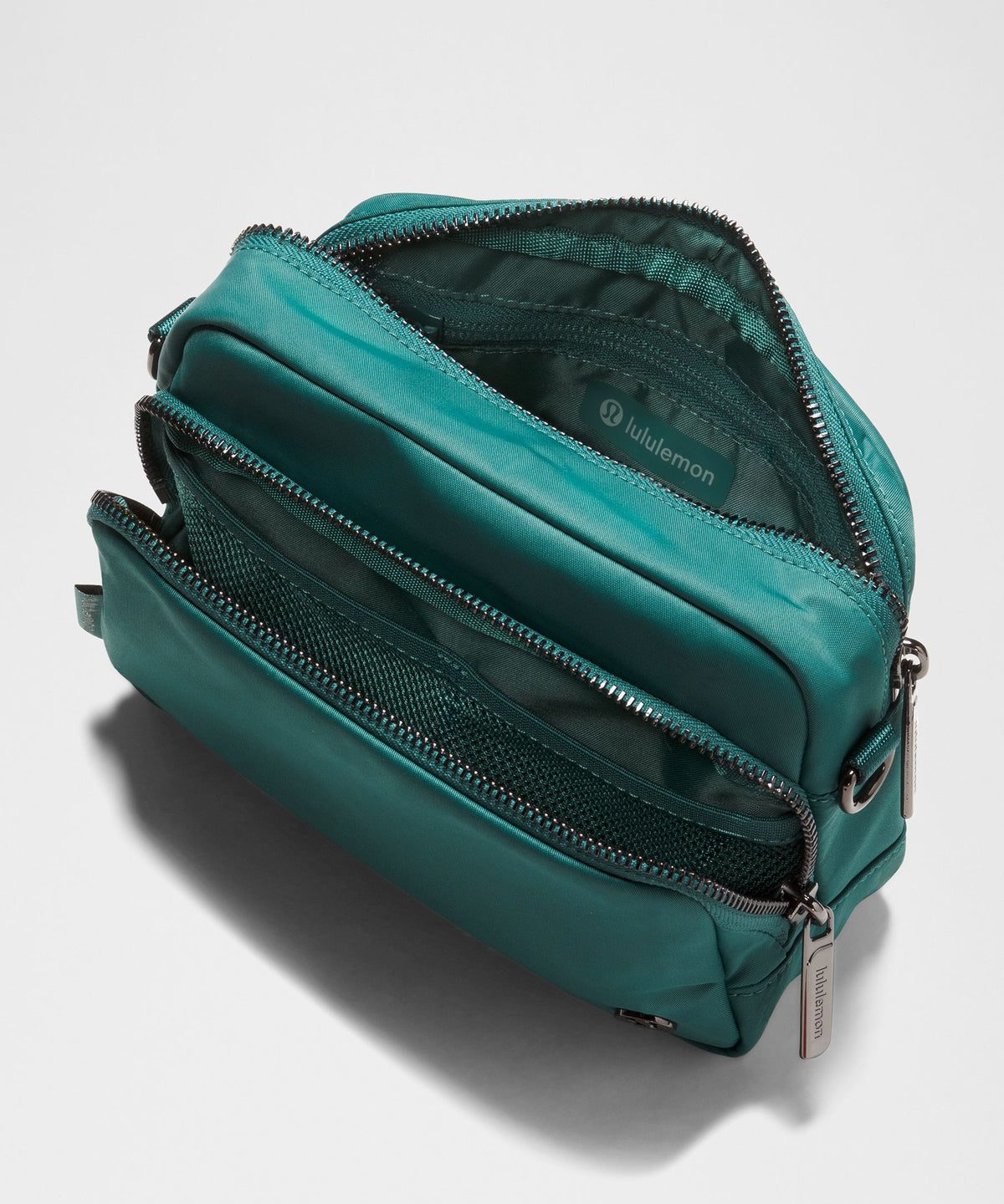 Everywhere Crossbody Bag 2LMetal Hardware
