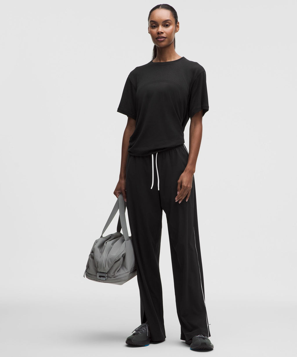 Swiftly Relaxed Short-Sleeve Shirt Hip LengthLogo