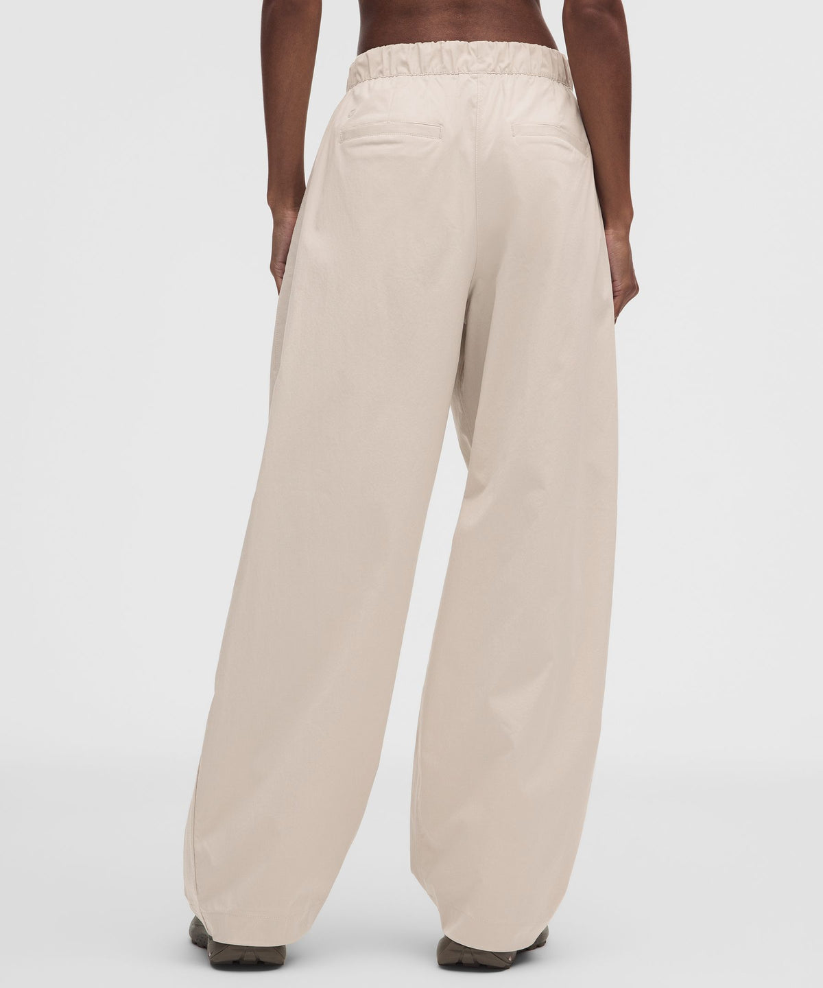 Woven Mid-Rise Barrel-Leg PantRegular