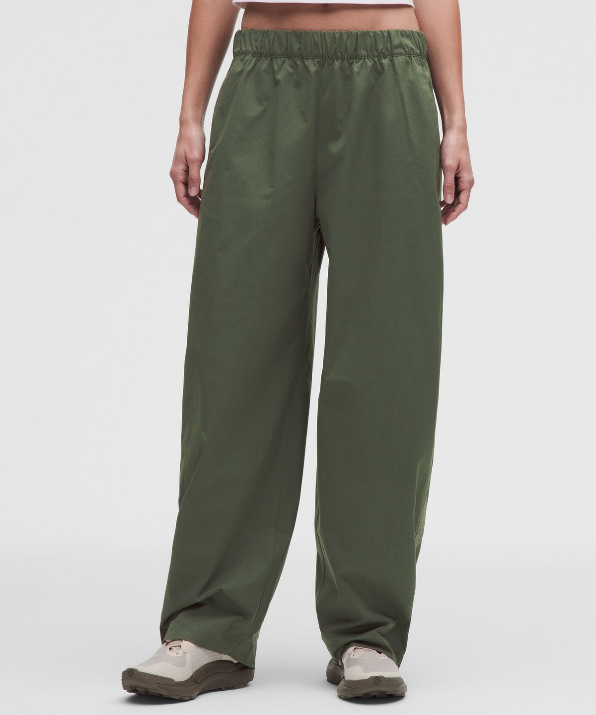 Woven Mid-Rise Barrel-Leg PantRegular