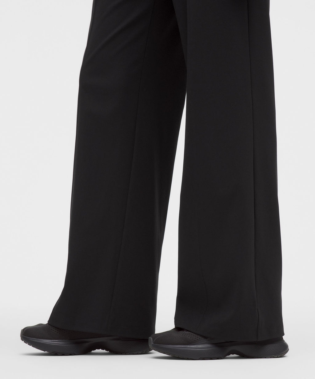 Daydrift Mid-Rise Stacked-Leg TrouserShort